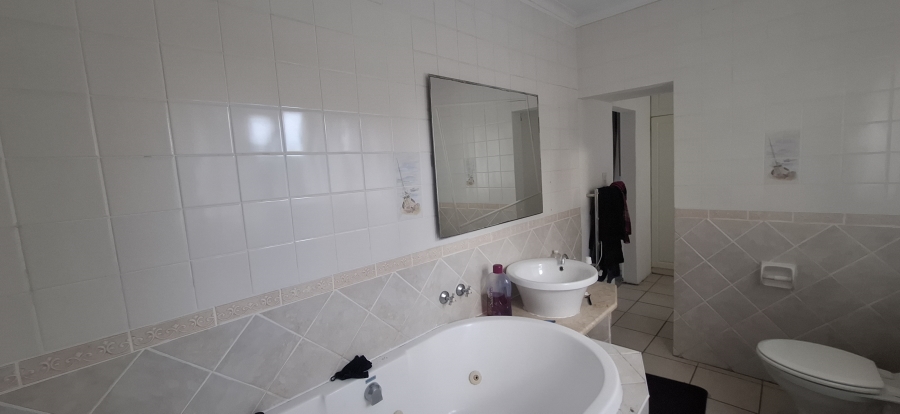 3 Bedroom Property for Sale in Sunrise On Sea Eastern Cape